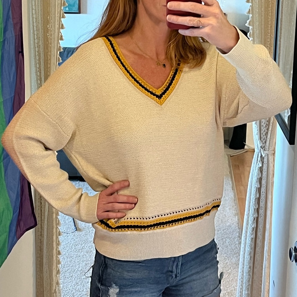 New Rag & Bone Meghan v-neck Sweater; ivory with Yellow and black accents; small